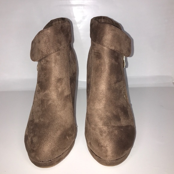 Top Moda Ankle zip Booties Taupe Neutral Size 8.5 - Picture 2 of 9